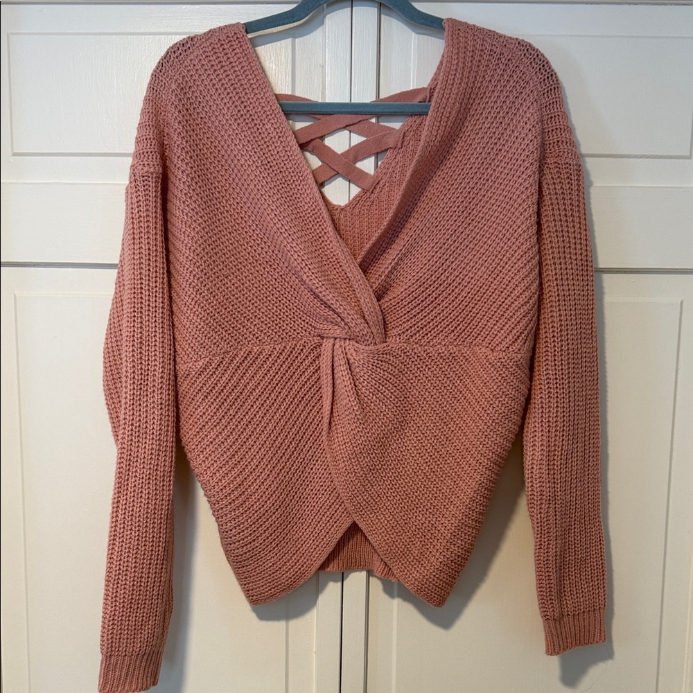 Elegant Light Pink V-Neck Sweater with Twist Detail size large